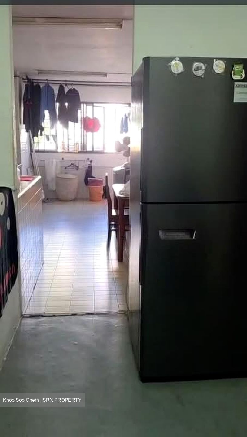 Tampines Street 23 (D18), Shop House #575698601
